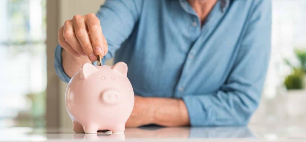 Börja spara pengar tidigt för att uppnå FIRE